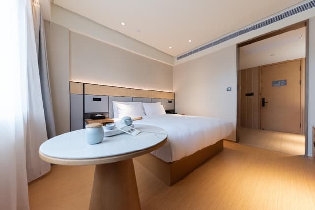 Hotel Queen Room