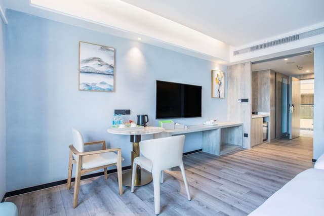 Standard Room, 1 Double or 2 Twin Beds, Mountain View