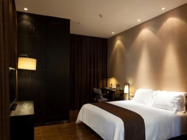 Deluxe Business Room