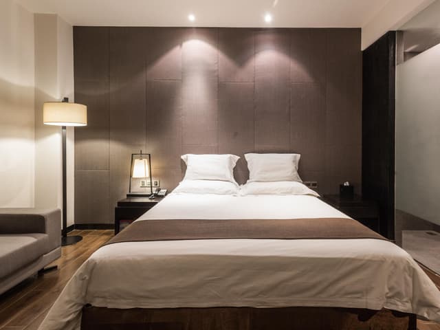Deluxe Business Room