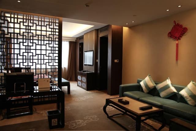 Deluxe Suite
