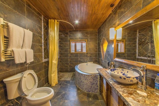 Honeymoon Suite