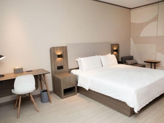 Superior Queen Room