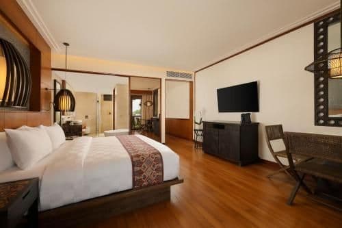 Premier Club Room