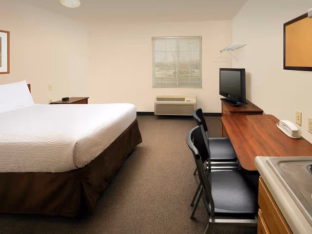 Standard Room, 1 Double Bed, Accessible, Non Smoking (Roll-in Shower)