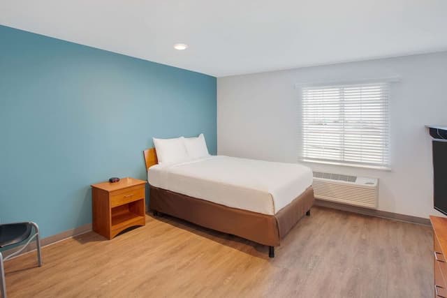 Room, 1 Queen Bed, Accessible, Smoking