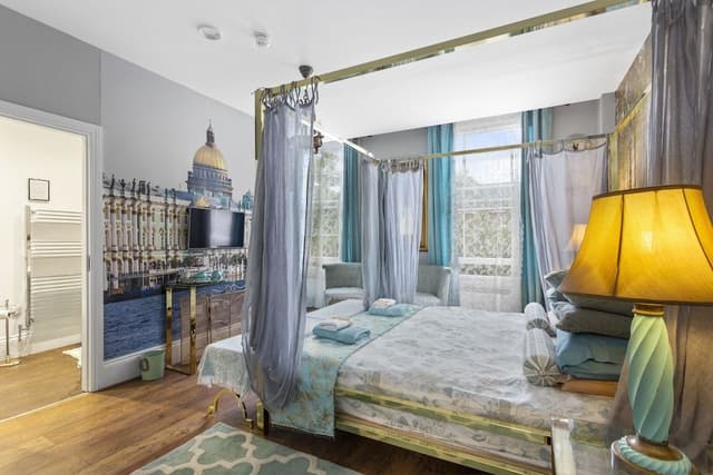 Superior Double Room, Ensuite (St Petersburg)