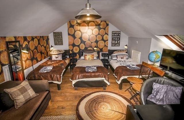 Loft, Ensuite (The Loft)