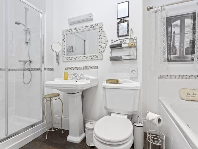 Classic Double Room, Ensuite