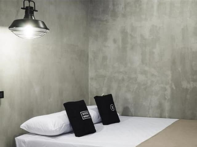 Private Room with Shared Bathroom
