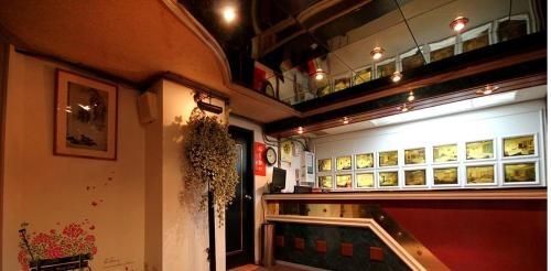 โรงแรมบรอดเวย์ (Broadway Hotel)0