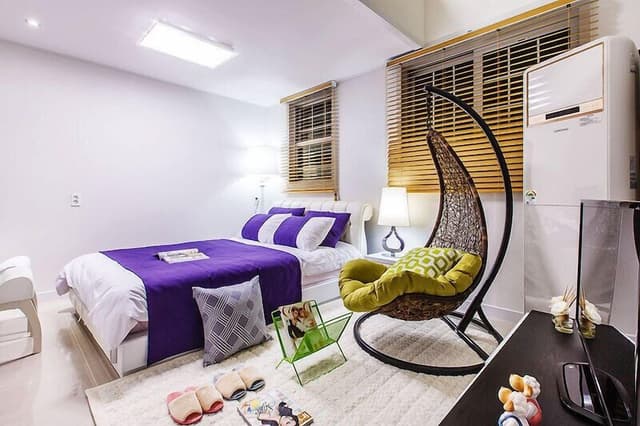 Duplex, Multiple Beds (Violet, 2F)