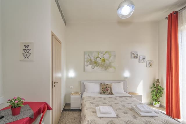Double Room, 1 Queen Bed, Private Bathroom, City View