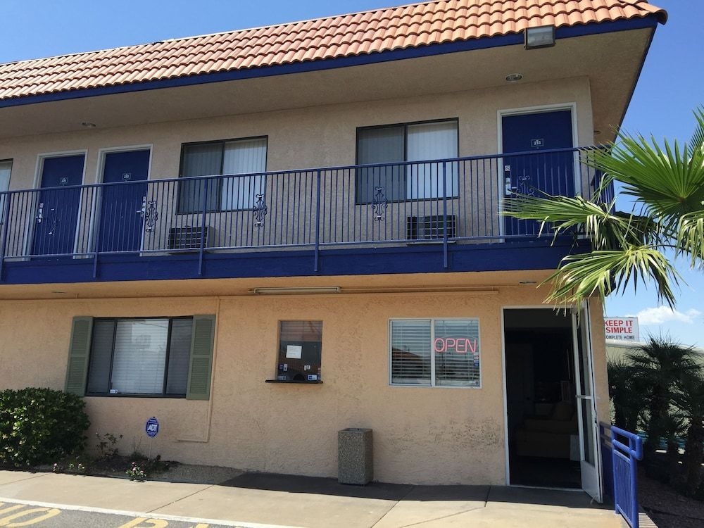 Henderson Motel1