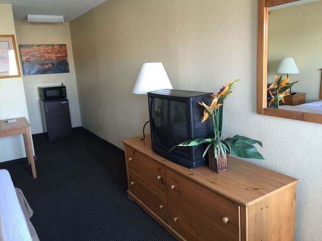 Deluxe Room, 2 Queen Beds, Non Smoking, Refrigerator & Microwave