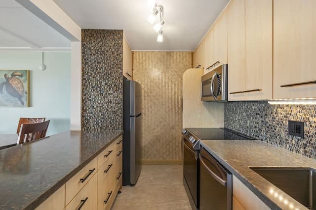 Condo, 1 King Bed with Sofa bed, Balcony, Ocean View (Kamaole Beach Royale 405)