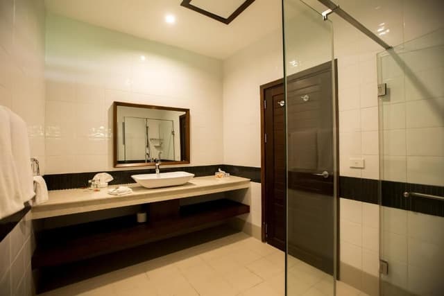 Deluxe Beachfront Bure