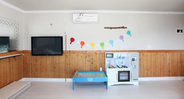 Room (CoCo)