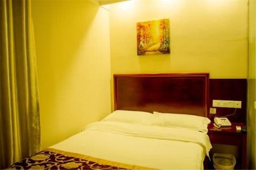 GTR - Guest Room with One 1.8M Bed