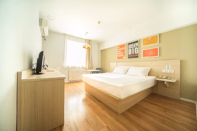 Huazhu - Superior Bed Room