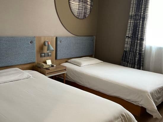 HOM - Twin Bed Room