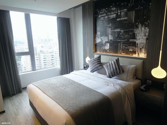 Deluxe Queen Room