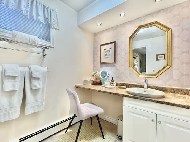 Luxury Room (Lucy Maud Montgomery)