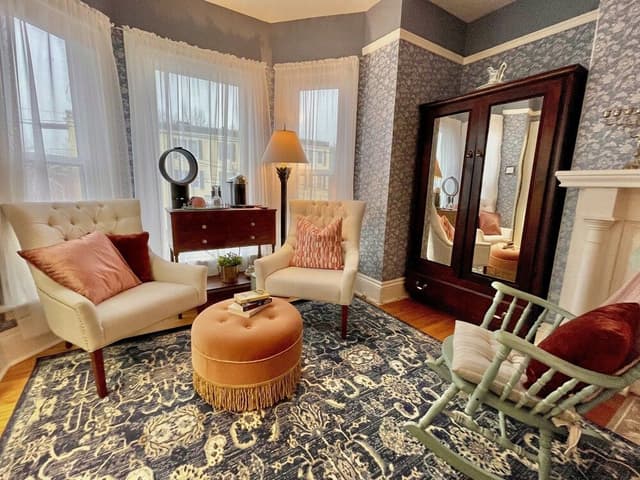 Luxury Room, 1 Queen Bed, Jetted Tub (Confederation)