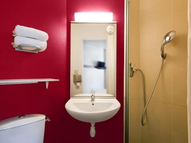 Twin Room - Non-Smoking