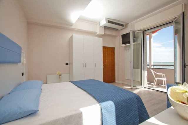 Double or Twin Room, Partial Sea View