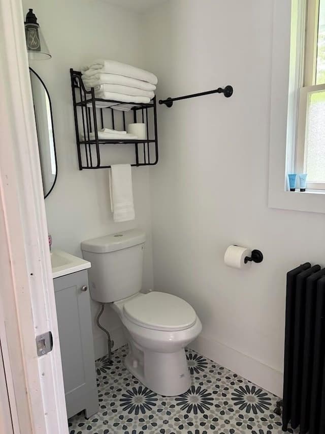 Basic Room, 1 Queen Bed
