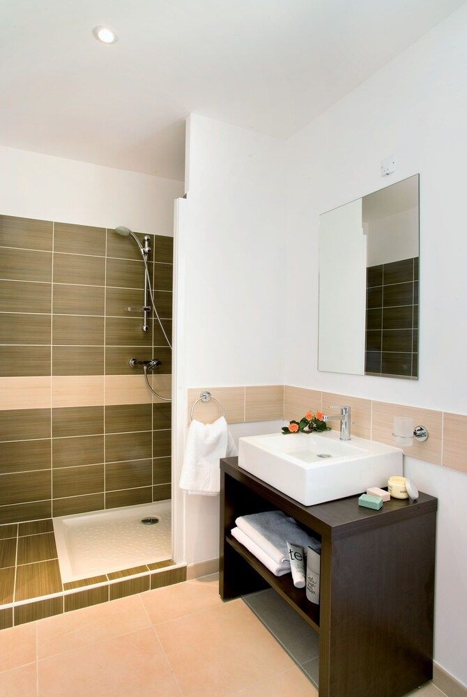 Le Clos Savornin0