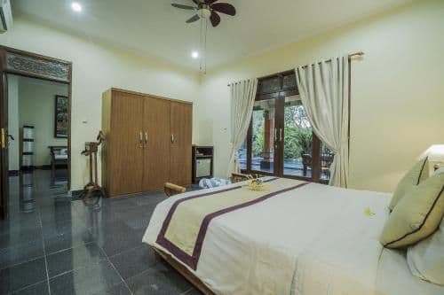 2 Bedrooms Villa
