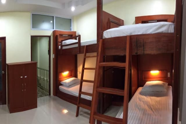 Mixed Dorm 6 Beds Upper - Lower