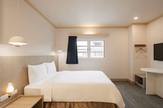 Elite Double Room, No Windows