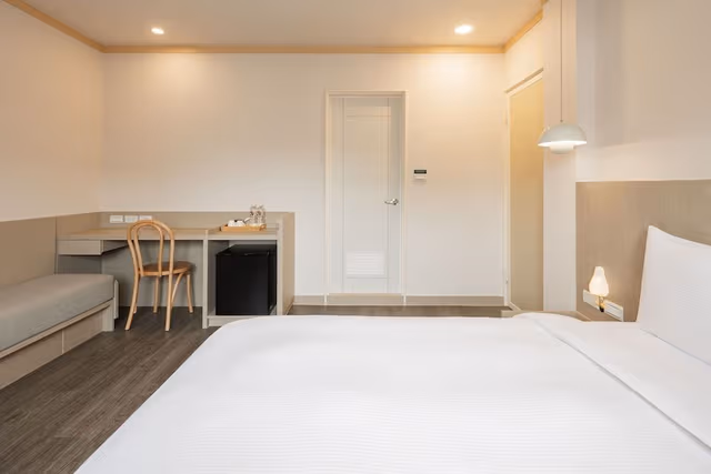 Elite Double Room, No Windows