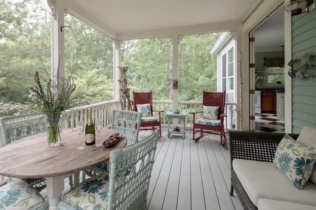 Cottage, 2 Bedrooms (Two Story, Newly Renovated)