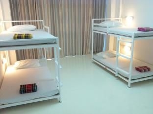 Dee Marc hostel1