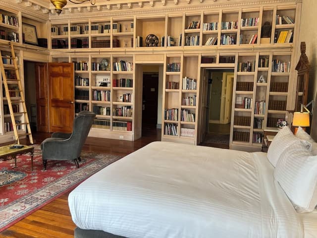 Library Suite, 1 King Bed