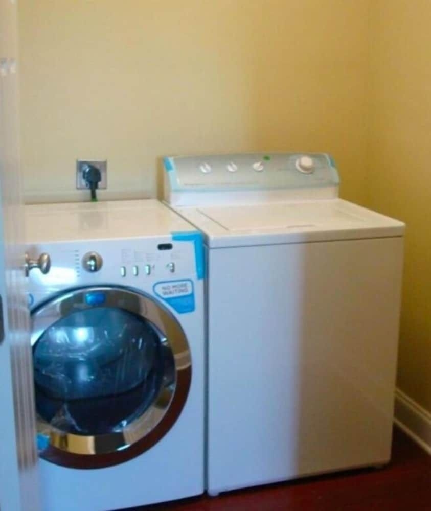 Choo Choo Lofts, 3 br, 2 bath, Full Kitchen - Lafayette, LA4
