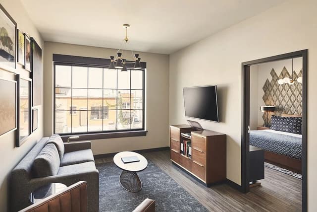 Suite (V2)