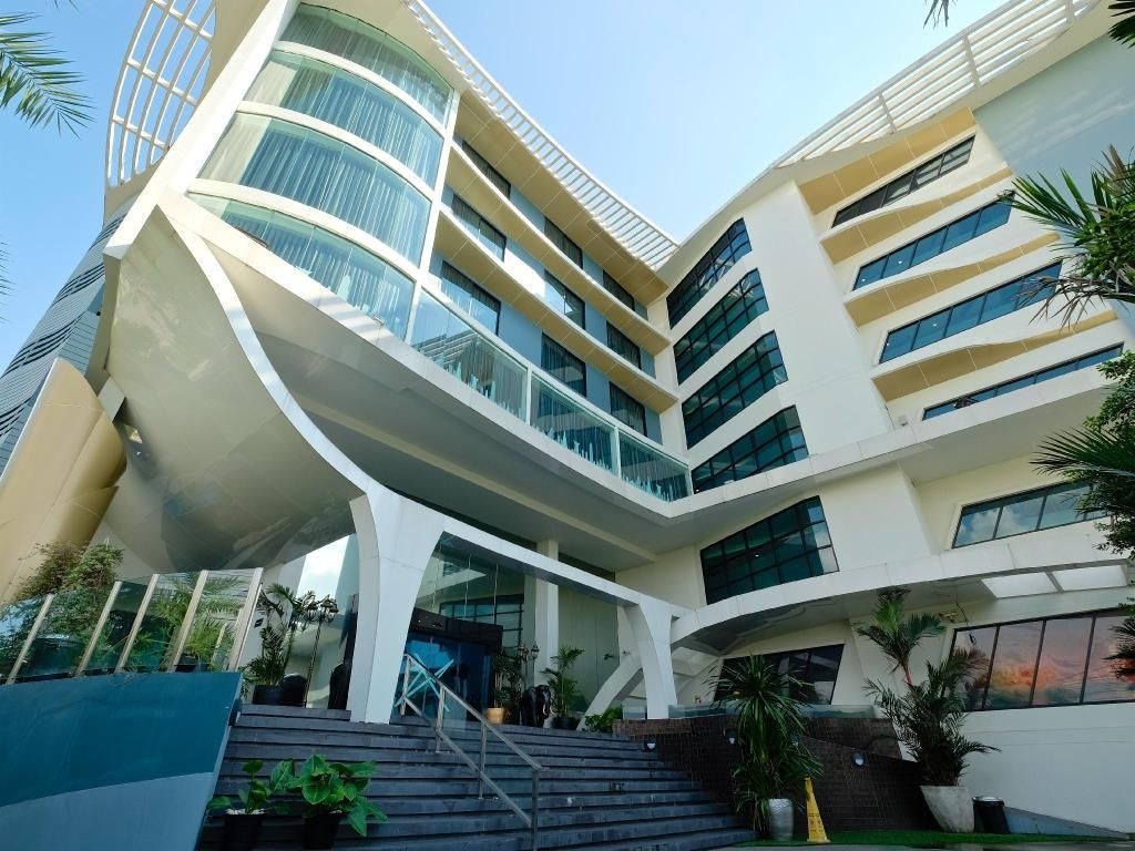 เดอะ เอ็กซ์ตรีม โฮเต็ล (The Xtreme Hotel)2