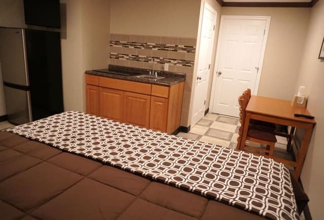 Junior Suite, 2 Bedrooms, Non Smoking, Pool View