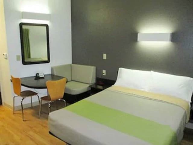 Standard Room, 2 Queen Beds, Non Smoking