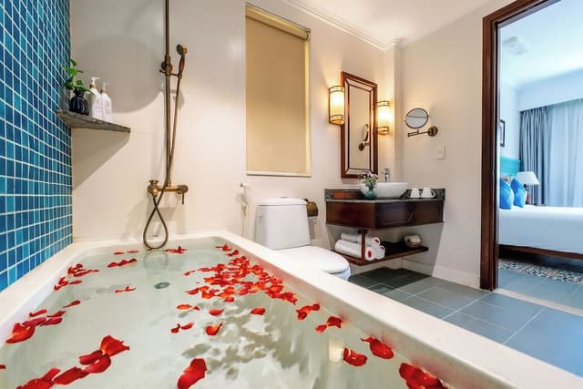Superb Deluxe Room, Balcony, River View