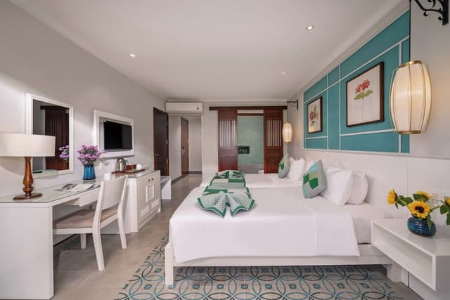 Superb Deluxe Room, Balcony, River View
