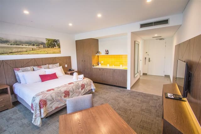 Superior Room, 1 King Bed, Balcony