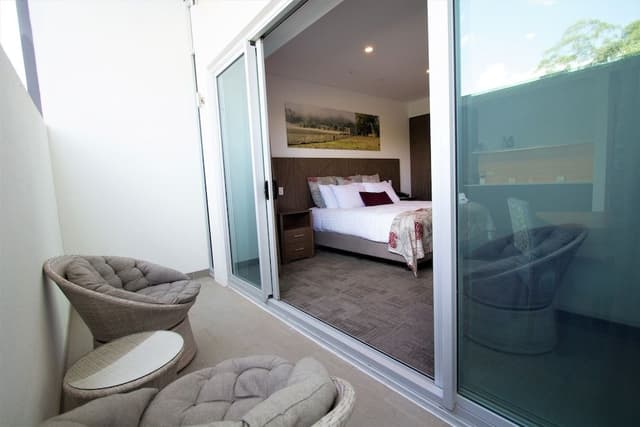 Superior Room, 1 King Bed, Ground Floor