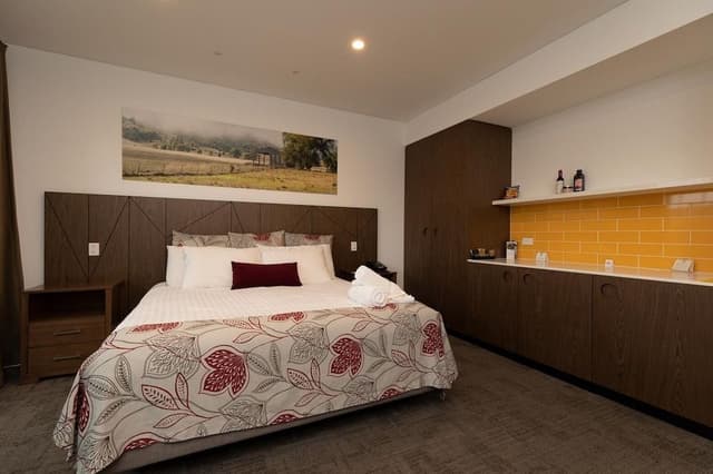 Superior Room, 1 King Bed, Balcony