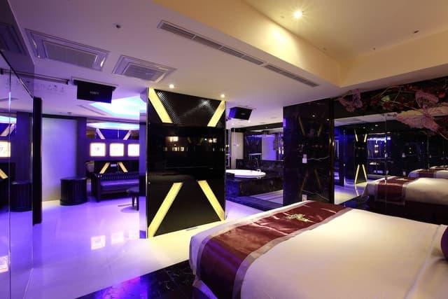 Business Double Room, 1 Double Bed (No one guest is allowed)